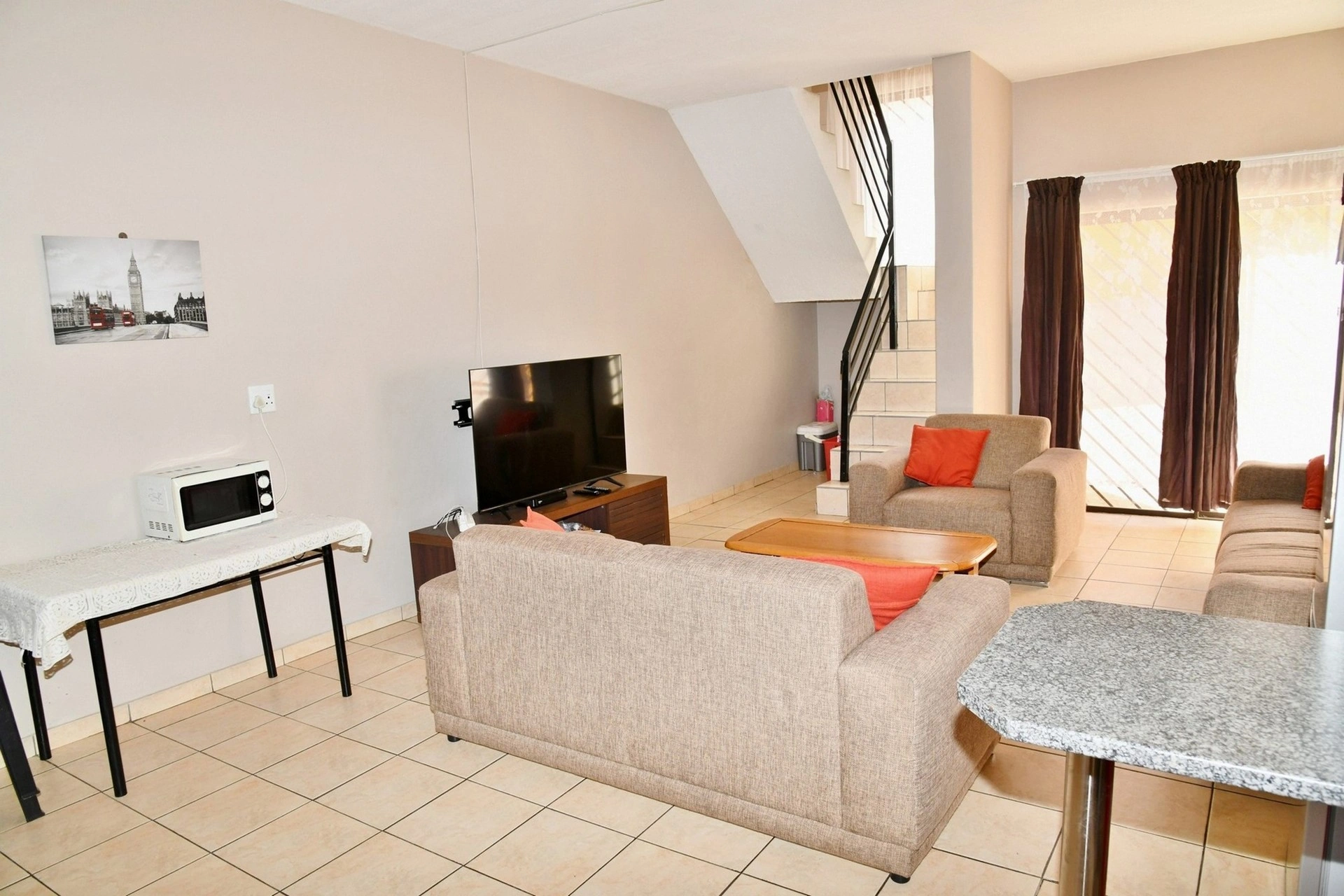 Современный таунхаус в Виндхуке