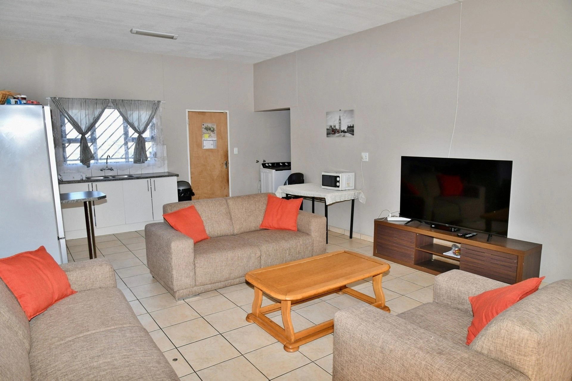 Современный таунхаус в Виндхуке