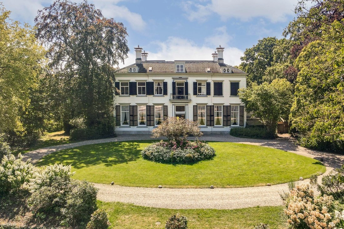 Просторный дом 954 m2 в Утрехте, Нидерланды