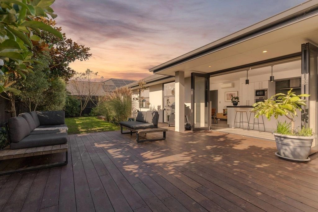 Обновлённый дом 4+1 в Крайстчерче, Новая Зеландия