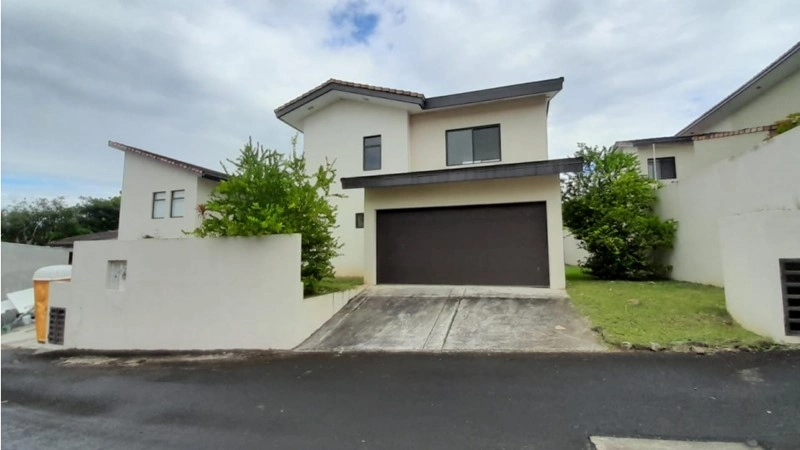 Просторный дом 250 m2 в Tocumen, Панама