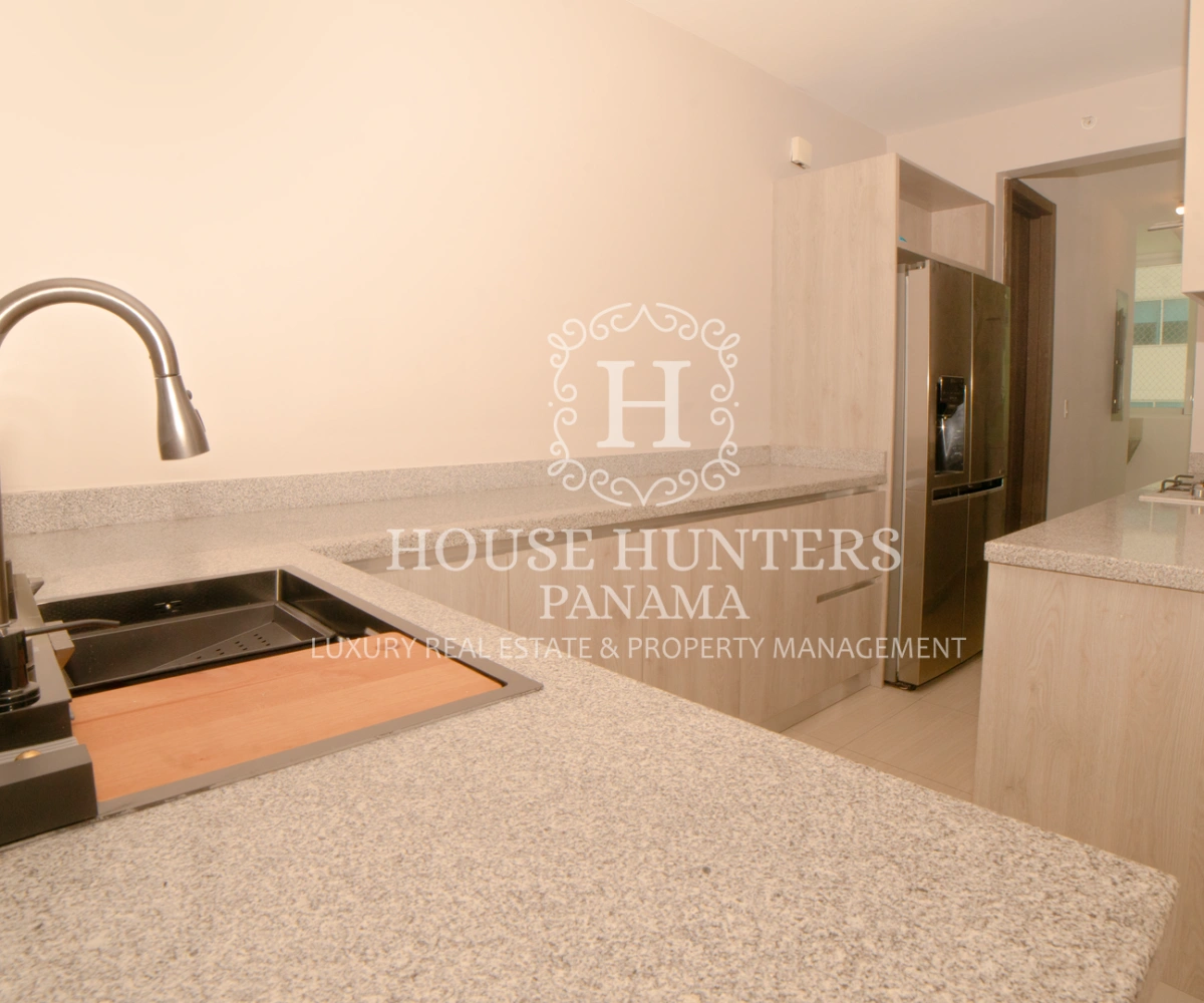 Светлая квартира с тремя спальнями в Панама‑Сити, Панама