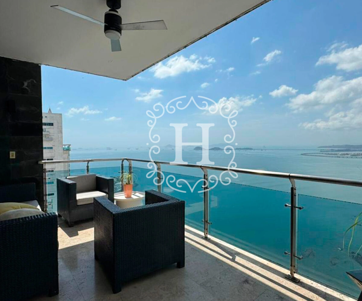 Просторная квартира с тремя спальнями в Панама‑Сити, Панама