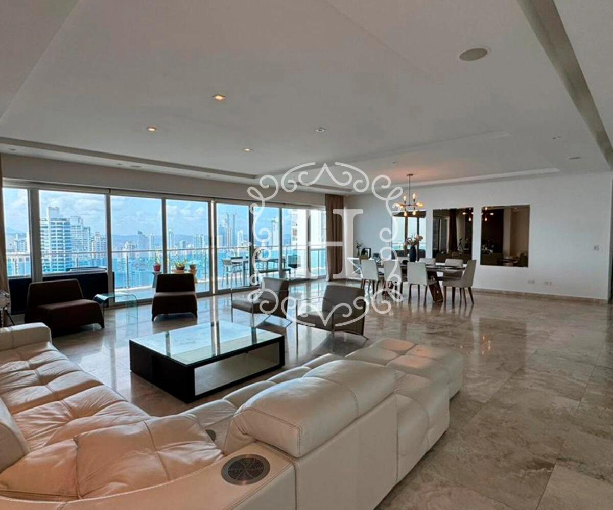 Просторная квартира с тремя спальнями в Панама‑Сити, Панама