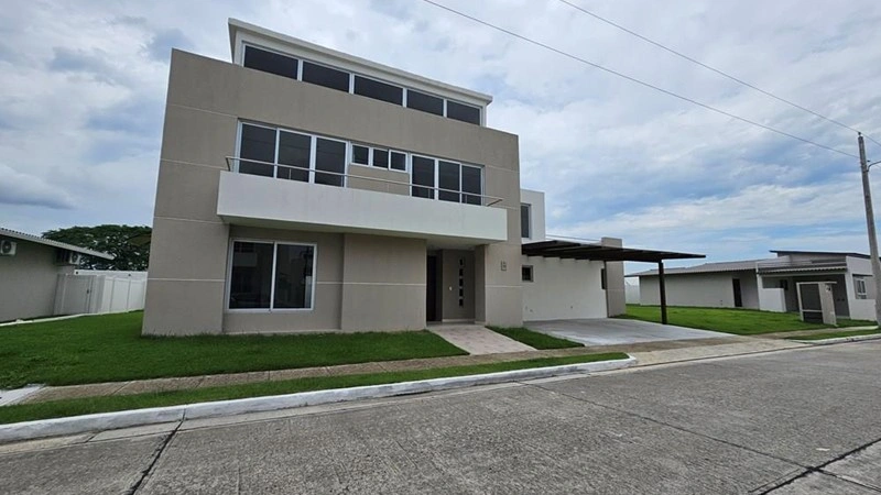 Новый дом 487 м² в Токумен, Панама