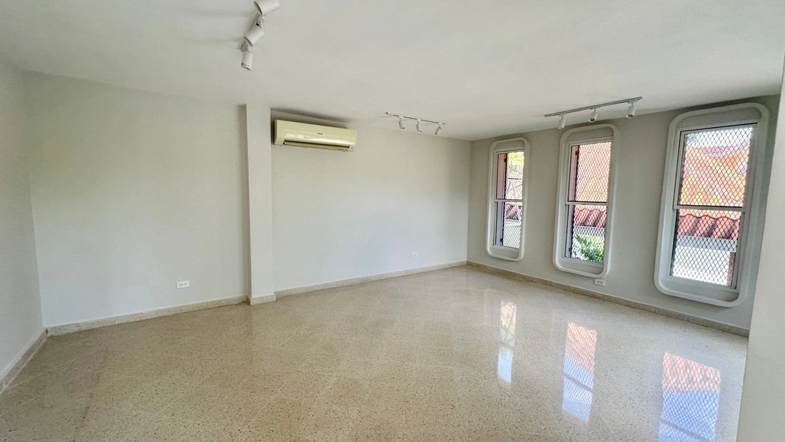 Просторный дом 4+1 в Сан-Мигельито, Панама