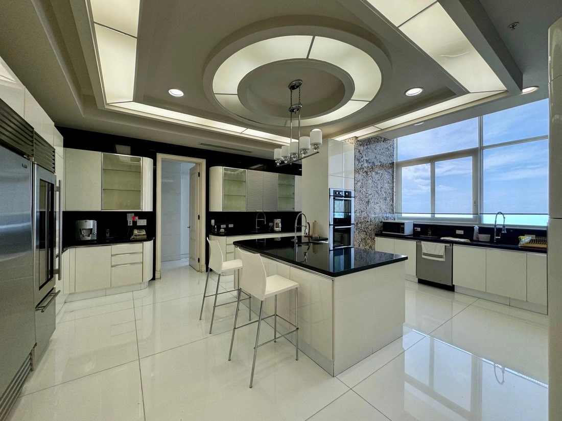 Меблированная квартира 1000 m2 в Панама-Сити, Панама