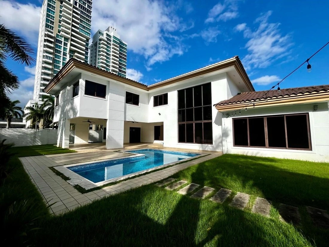 Уютный дом 4+1 в Панама‑Сити, Панама