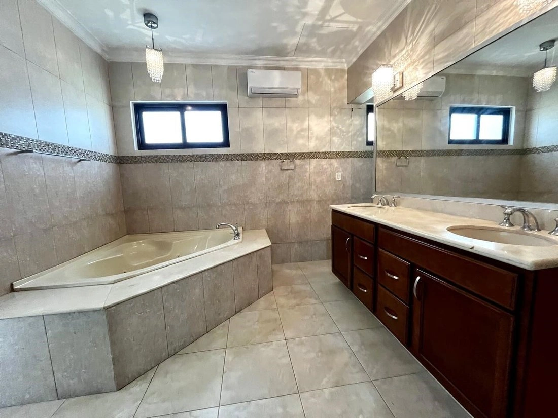 Уютный дом 4+1 в Панама‑Сити, Панама