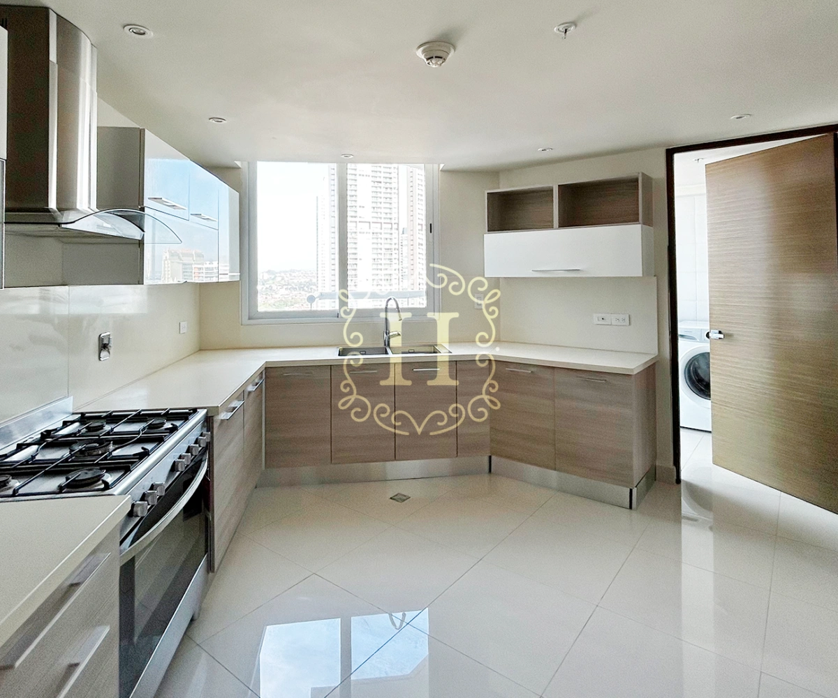 Просторная 3-комнатная квартира в Панама-Сити, Панама