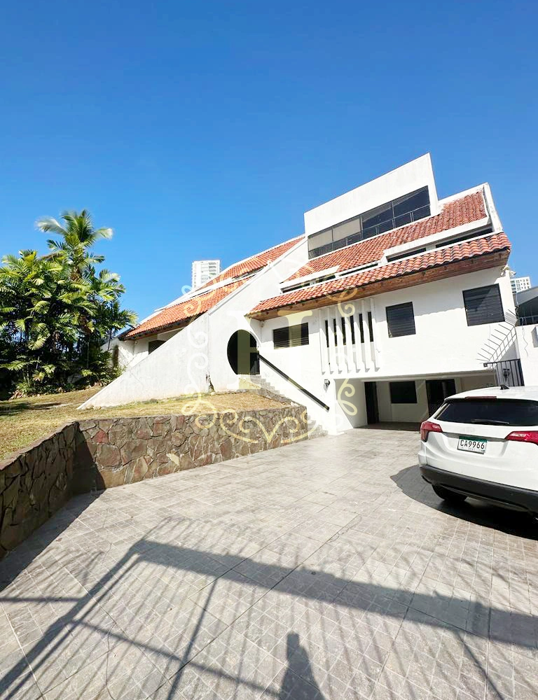 Просторный дом площадью 528 м² в Панама-Сити, Панама