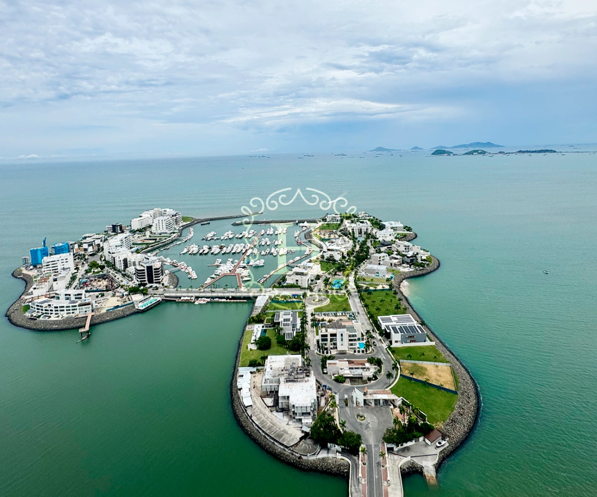 Просторный четырехспальный пентхаус в Панама-Сити, Панама