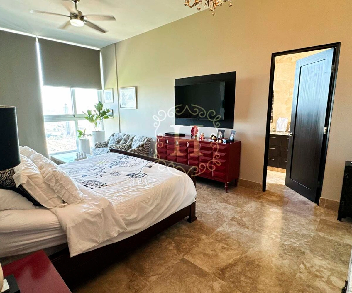 Просторный пентхаус с четырьмя спальнями в Панама-Сити, Панама