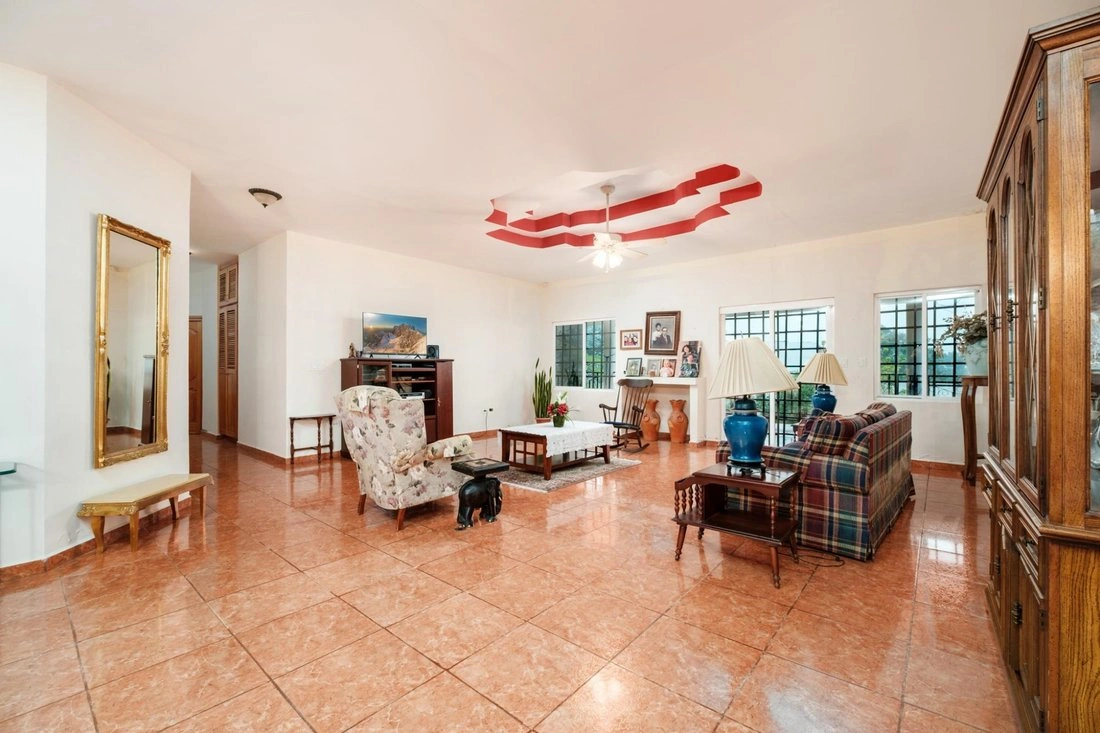 Дом 4+1 с открытым бассейном в Бокете, Панама