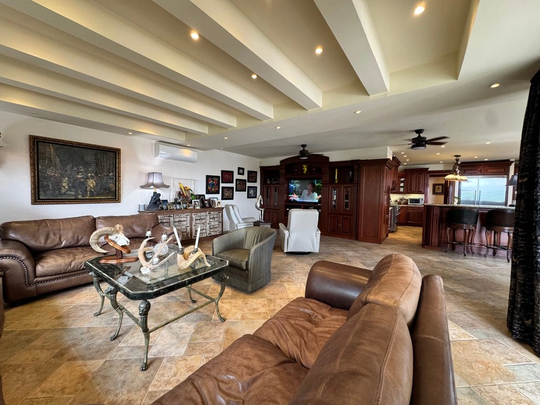 Дом 935 м² с садом в Бокете, Панама