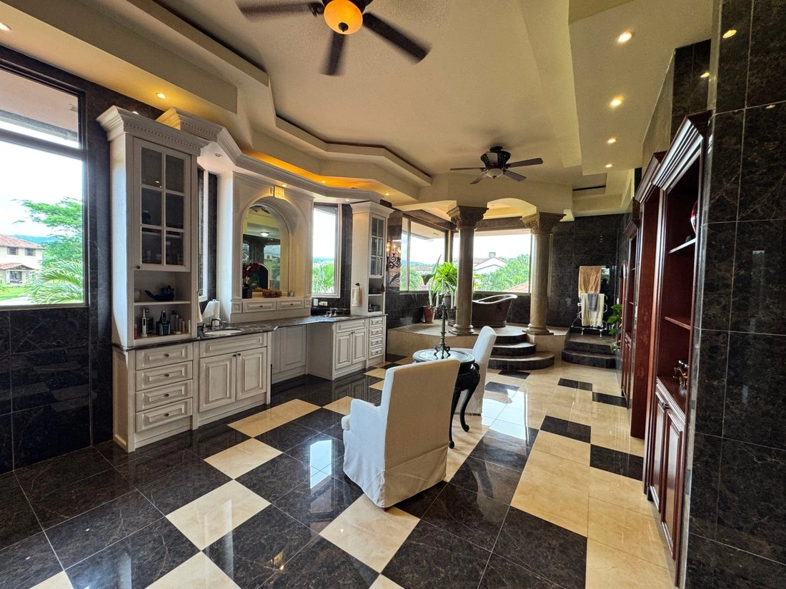 Дом 935 м² с садом в Бокете, Панама