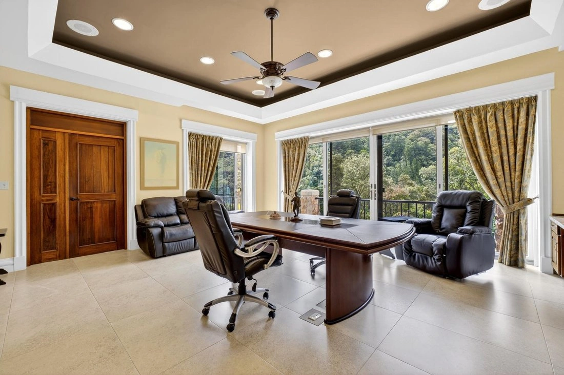 Дом 7+1 с открытым бассейном в Бокете, Панама