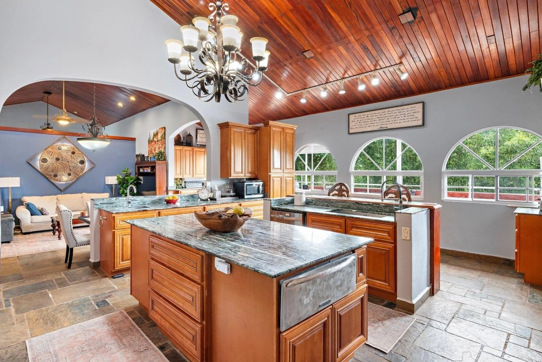 Дом с 6 спальнями в Бокете, Панама