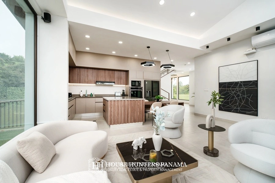 Дом 334 m2 с гаражом в Бокете, Панама