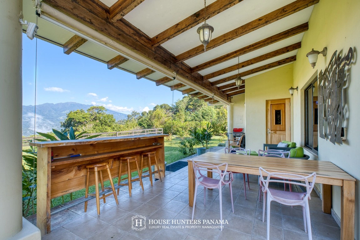 Дом с 3 спальнями и парковкой в Бокете, Панама