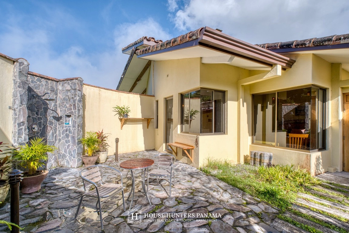 Дом с 3 спальнями и парковкой в Бокете, Панама