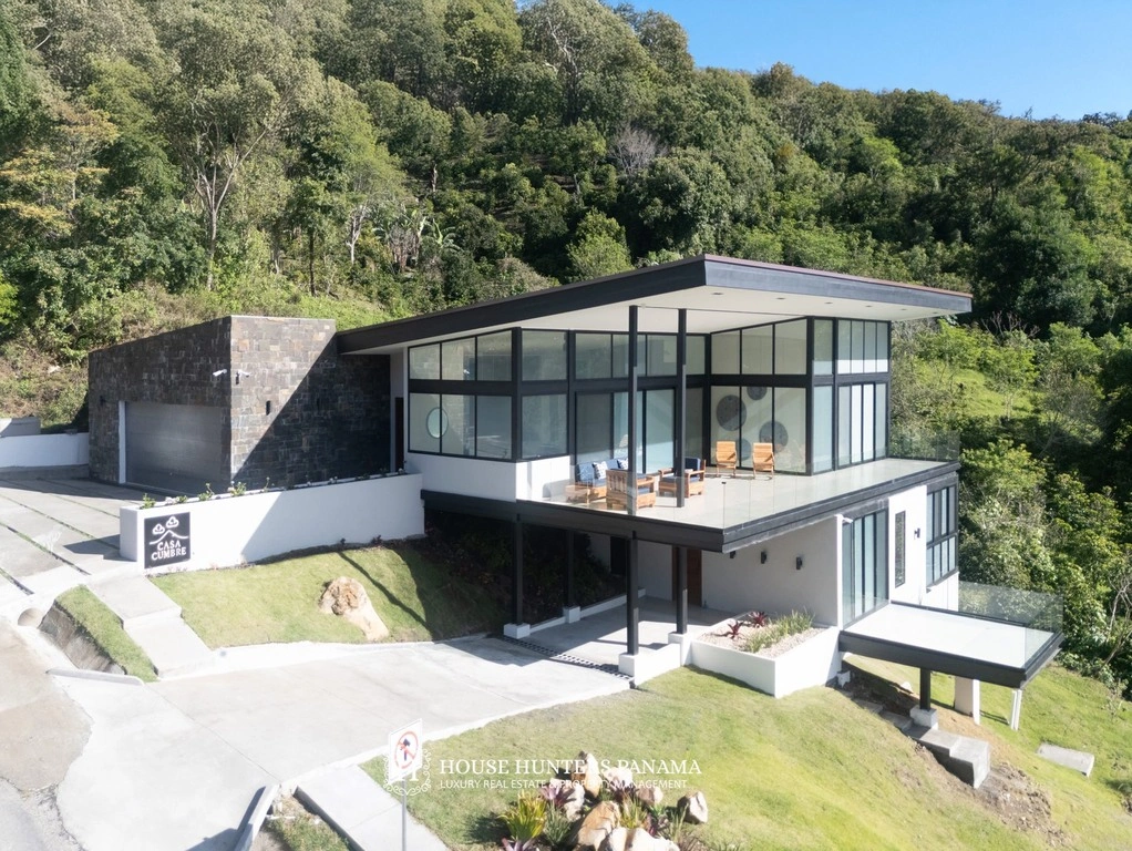 Дом с 3 спальнями и садом в Бокете, Панама