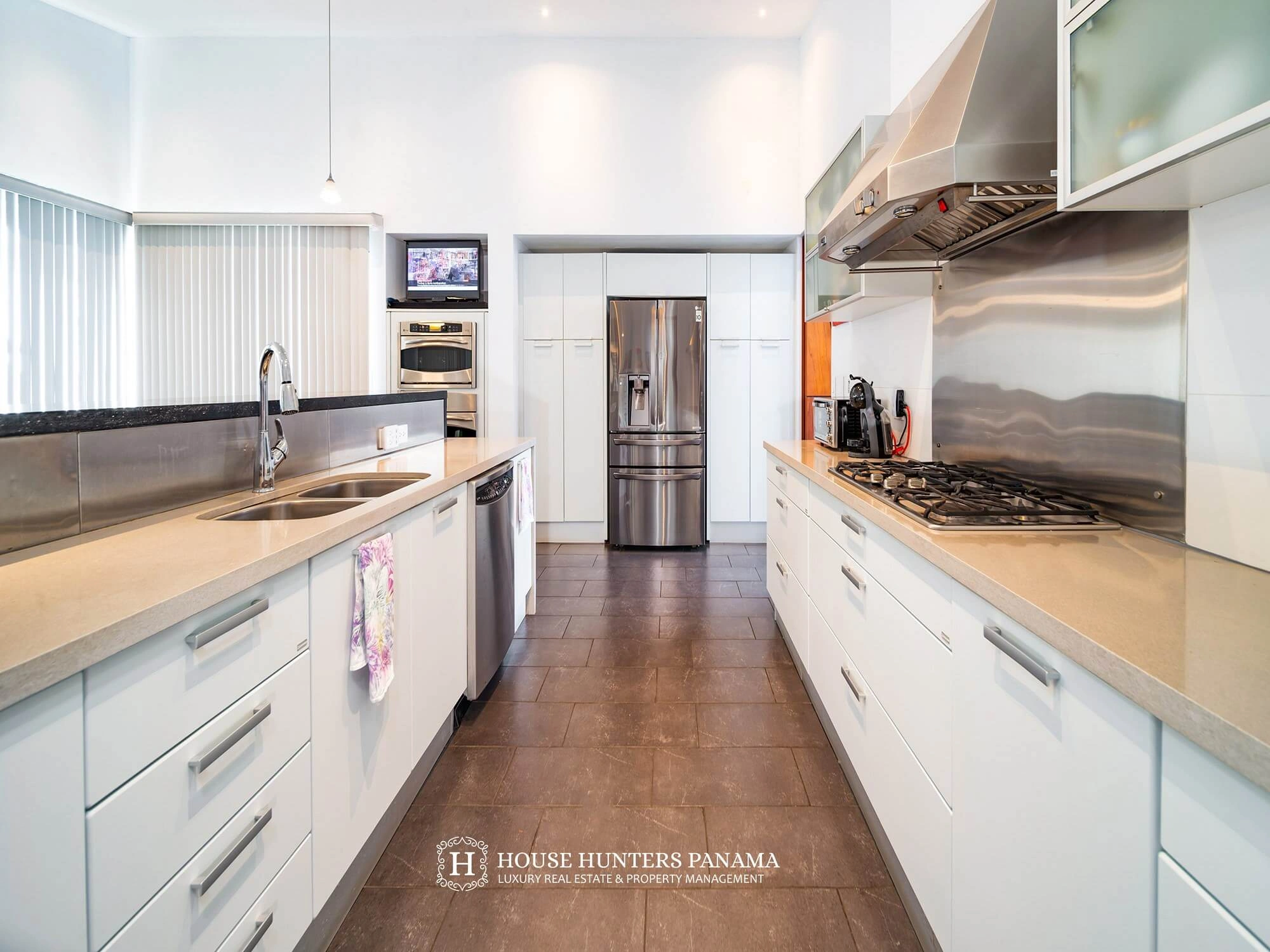 Четырёхспальный дом с открытым бассейном в Бокете, Панама