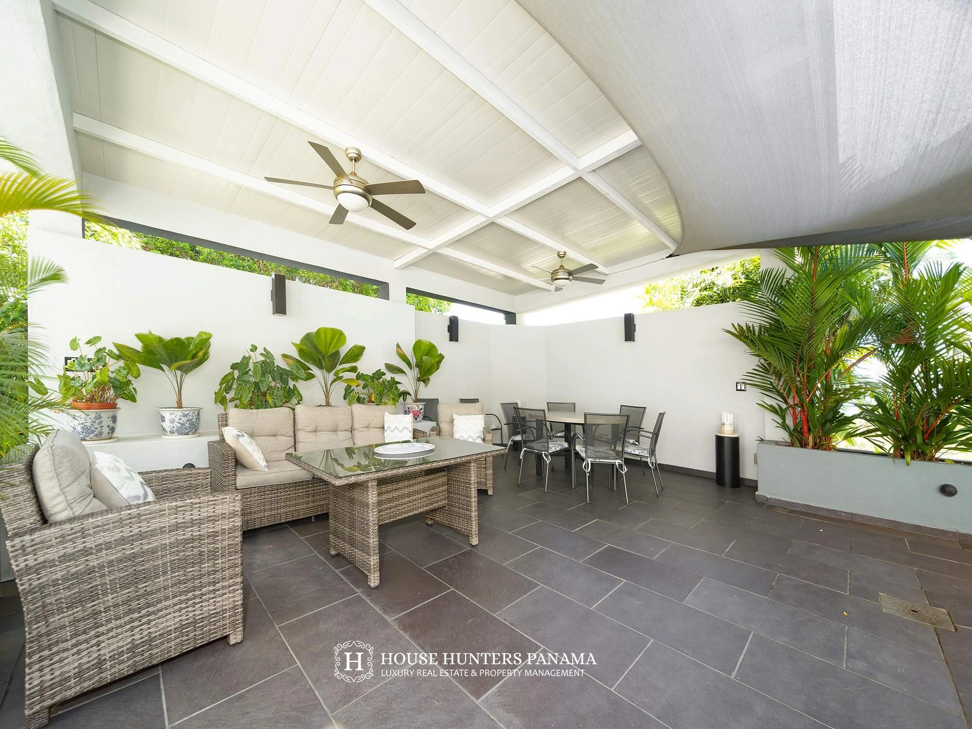 Четырёхспальный дом с открытым бассейном в Бокете, Панама