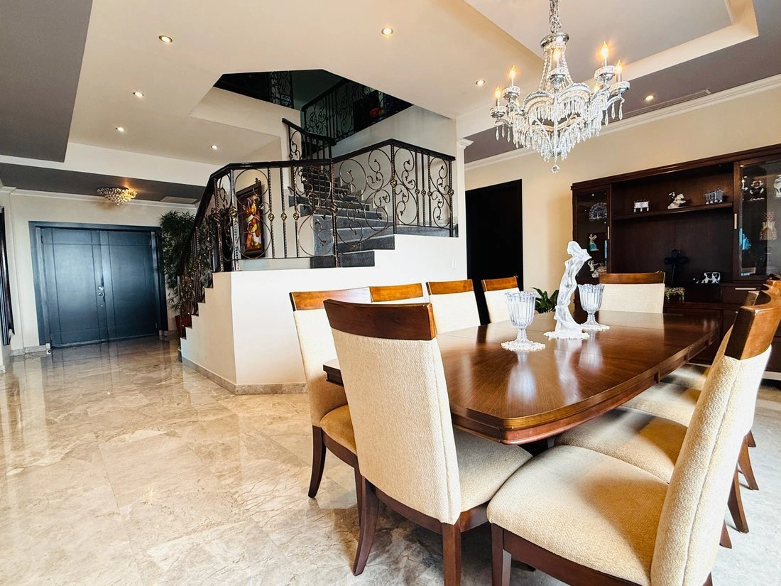 Дуплекс 446 м² с открытым бассейном в Сан‑Мигелито, Панама