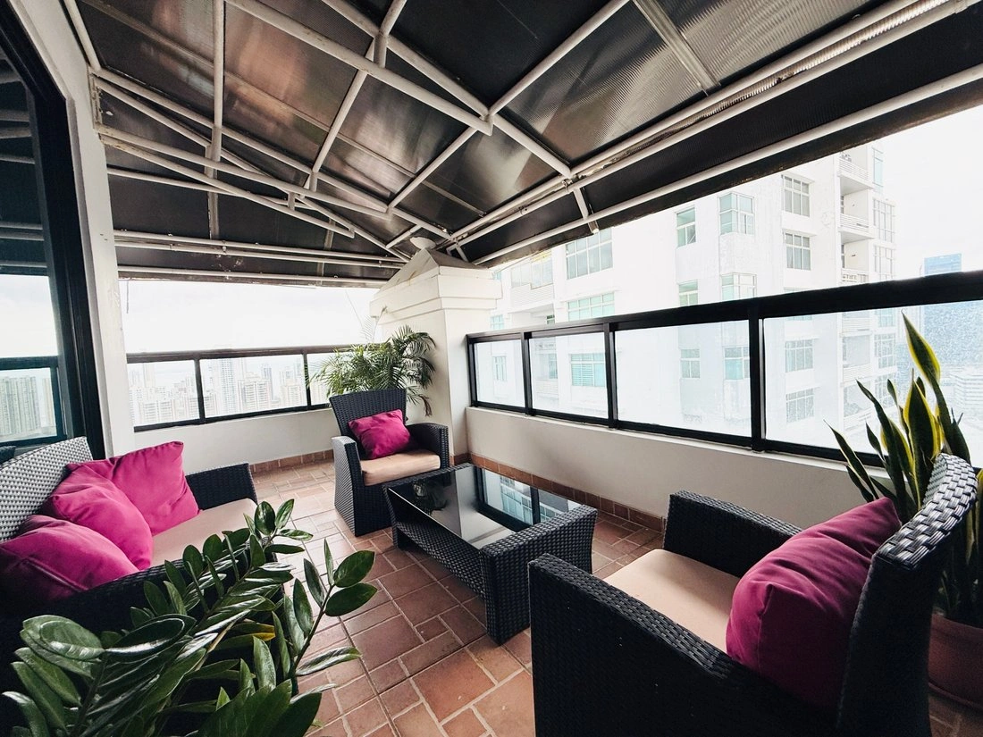 Дуплекс 446 м² с открытым бассейном в Сан‑Мигелито, Панама