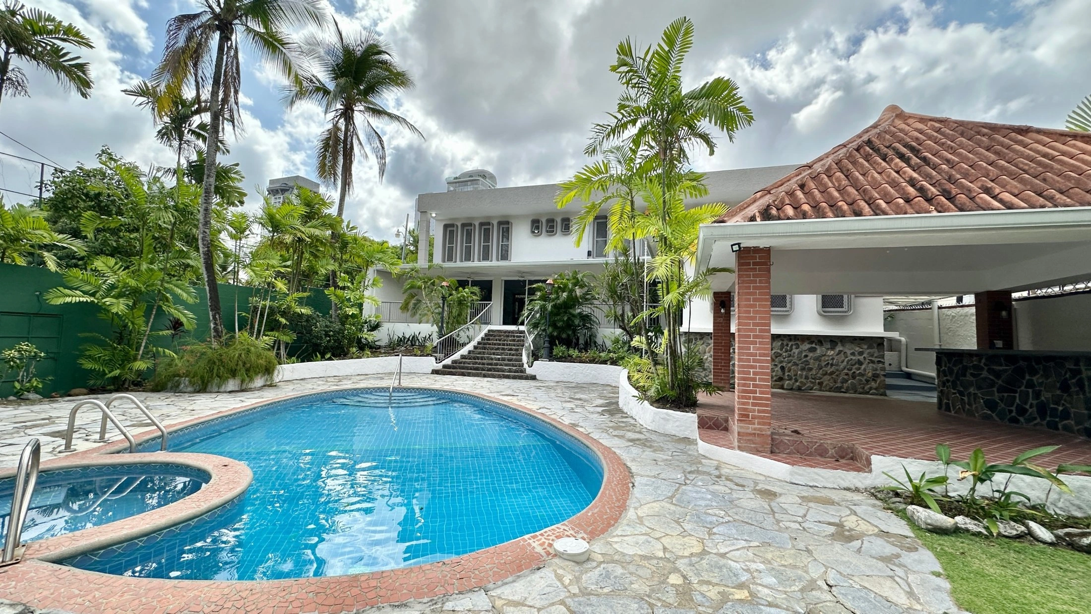 Дом с 4 спальнями и открытым бассейном в Сан‑Мигелито, Панама