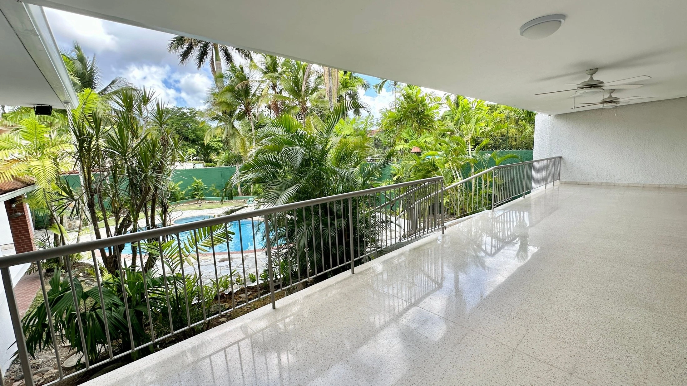 Дом с 4 спальнями и открытым бассейном в Сан‑Мигелито, Панама