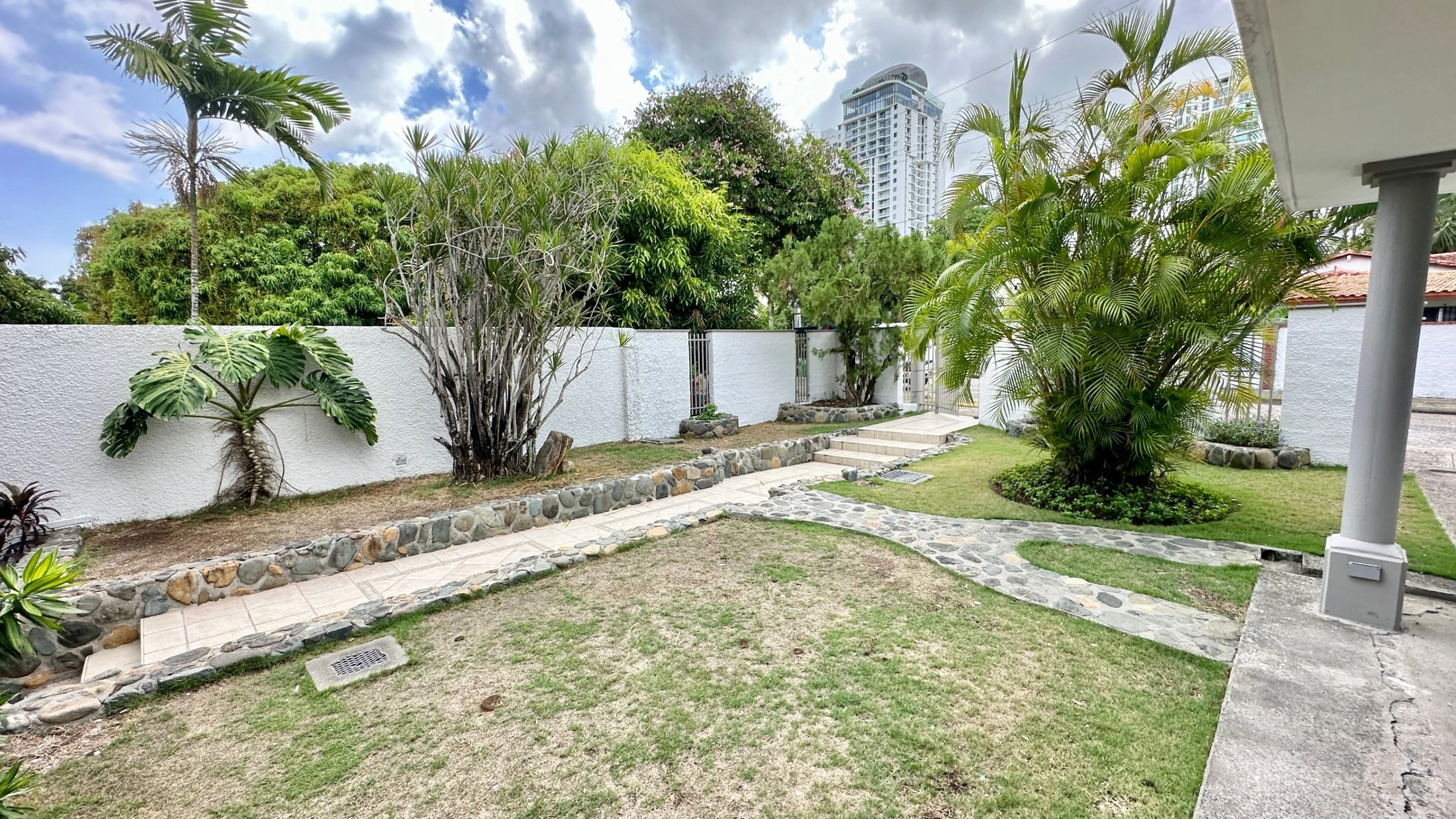 Дом с 4 спальнями и открытым бассейном в Сан‑Мигелито, Панама