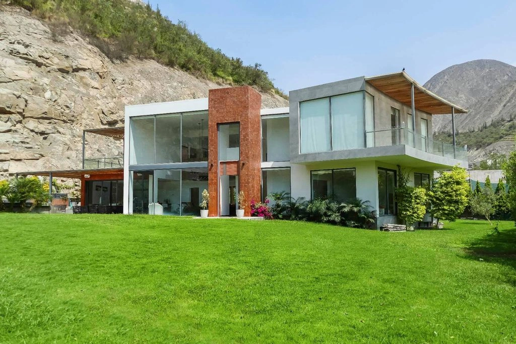 Уютный дом 8+1 в Лиме, Перу