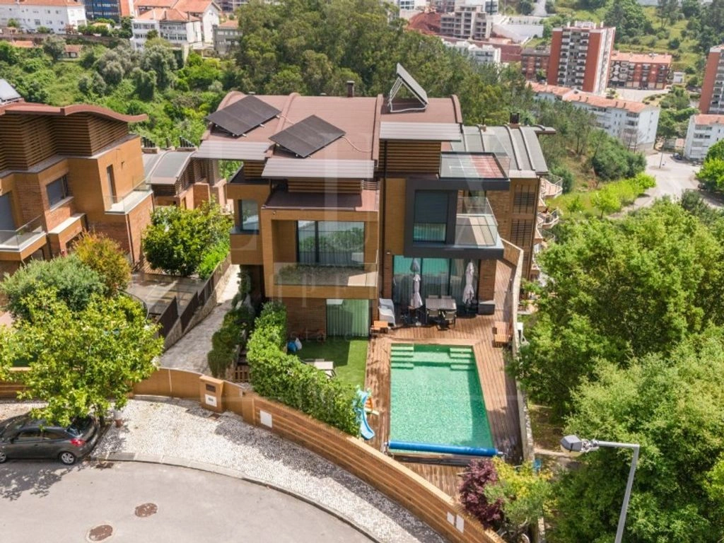 Дизайнерская вилла 476 м² с террасами в Коимбре, Португалия
