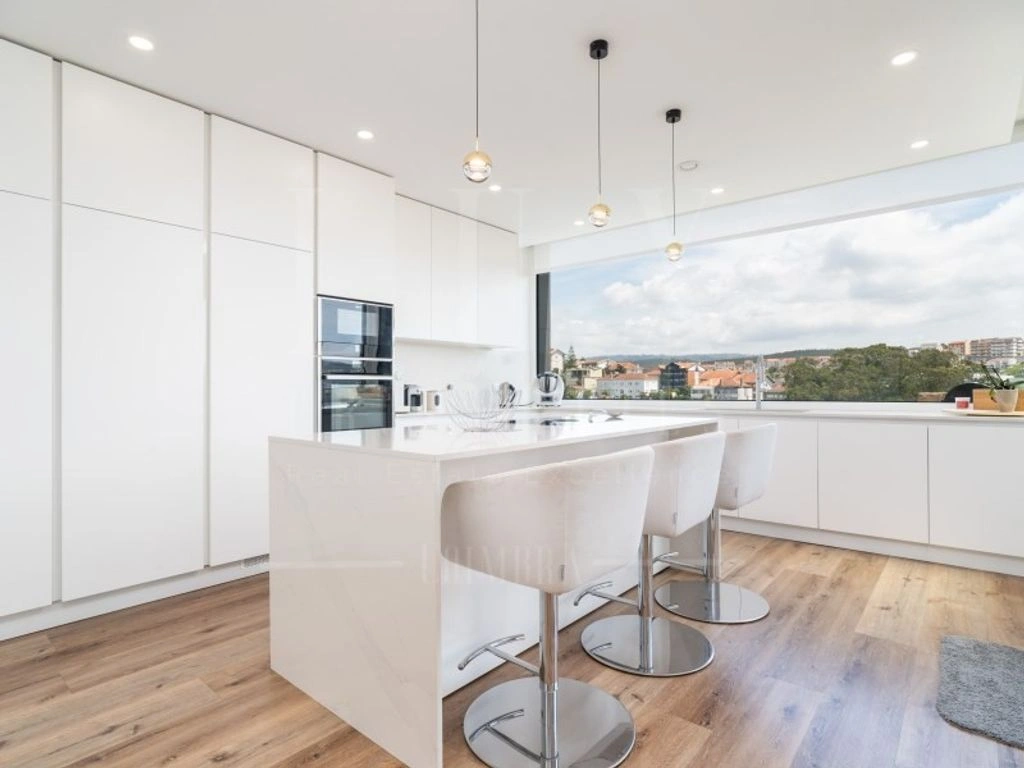 Дизайнерская вилла 476 м² с террасами в Коимбре, Португалия