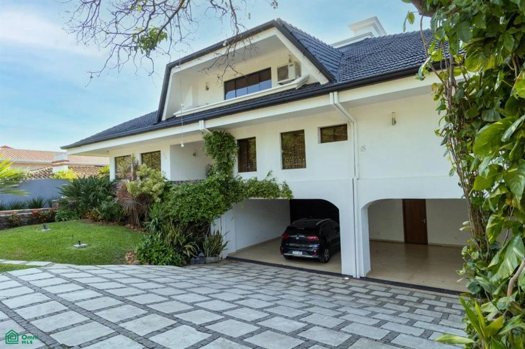 Дом 6+1 с офисом в Асунсьоне, Парагвай