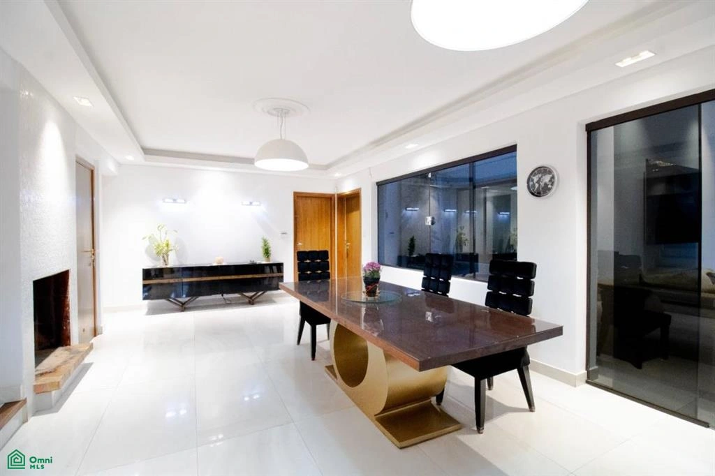 Дом 6+1 с офисом в Асунсьоне, Парагвай