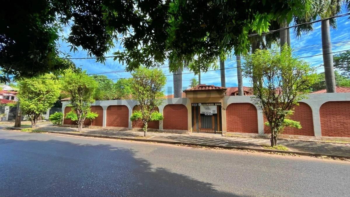 Дом 1200 m2 с садом в Асунсьоне, Парагвай