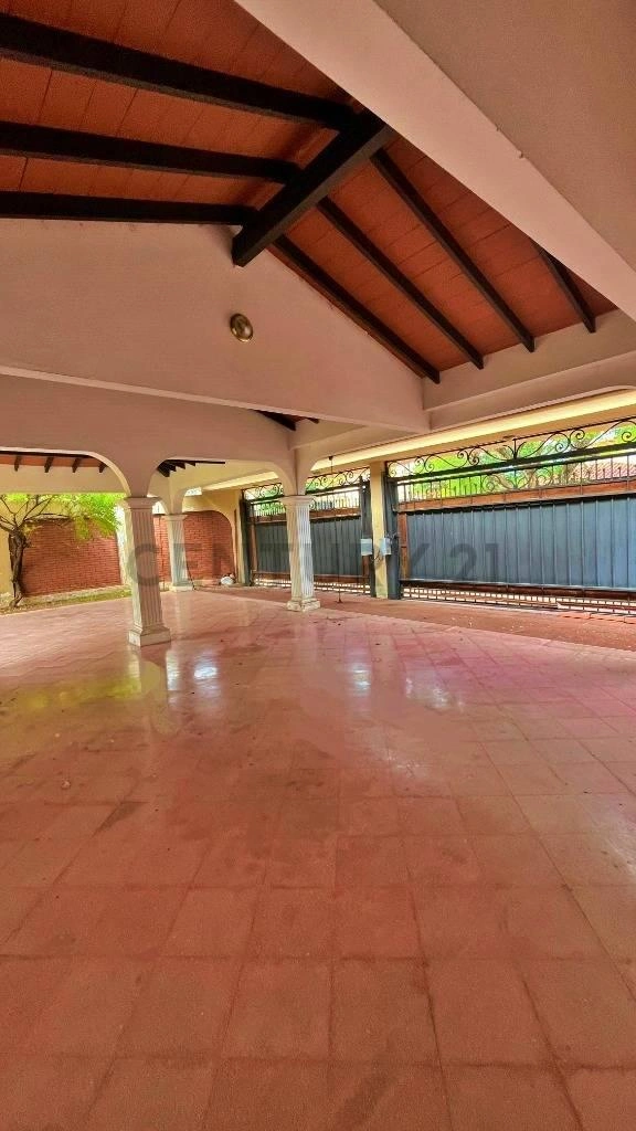 Дом 1200 m2 с садом в Асунсьоне, Парагвай