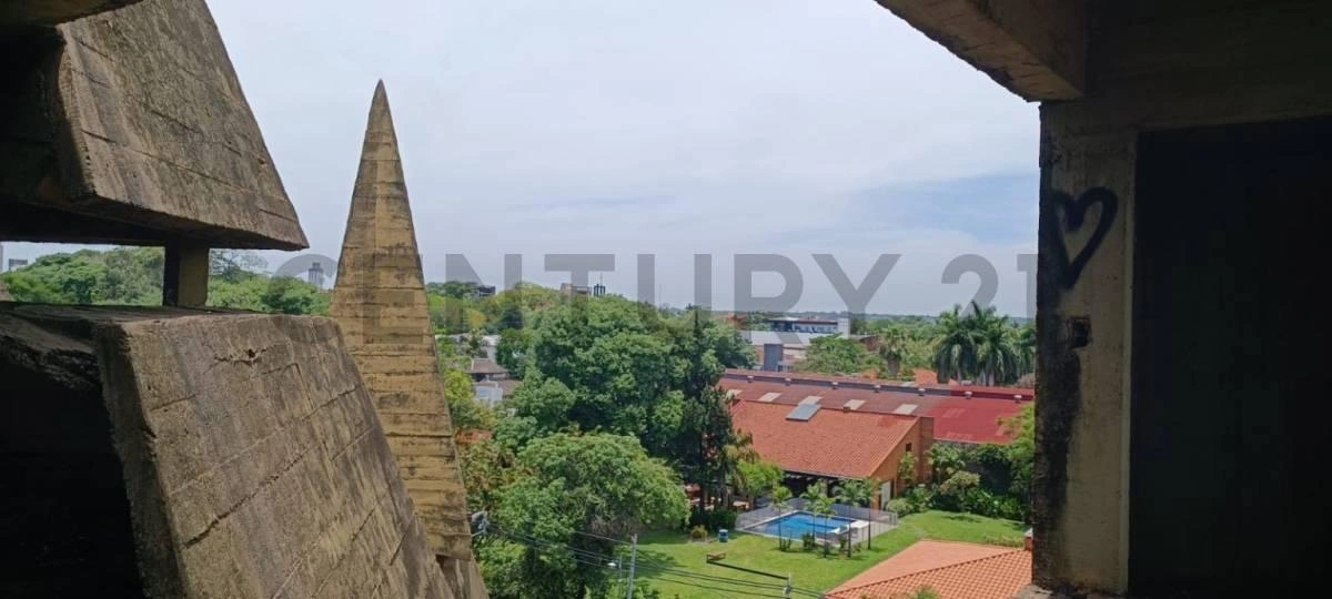 Дом 1400 m2 с открытым бассейном в Асунсьоне, Парагвай