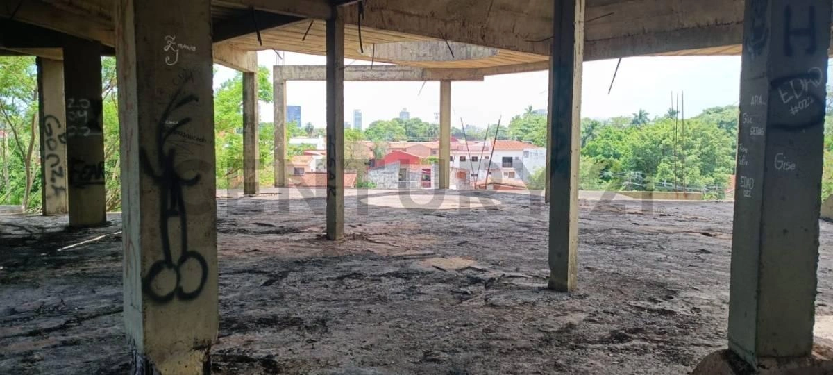 Дом 1400 m2 с открытым бассейном в Асунсьоне, Парагвай