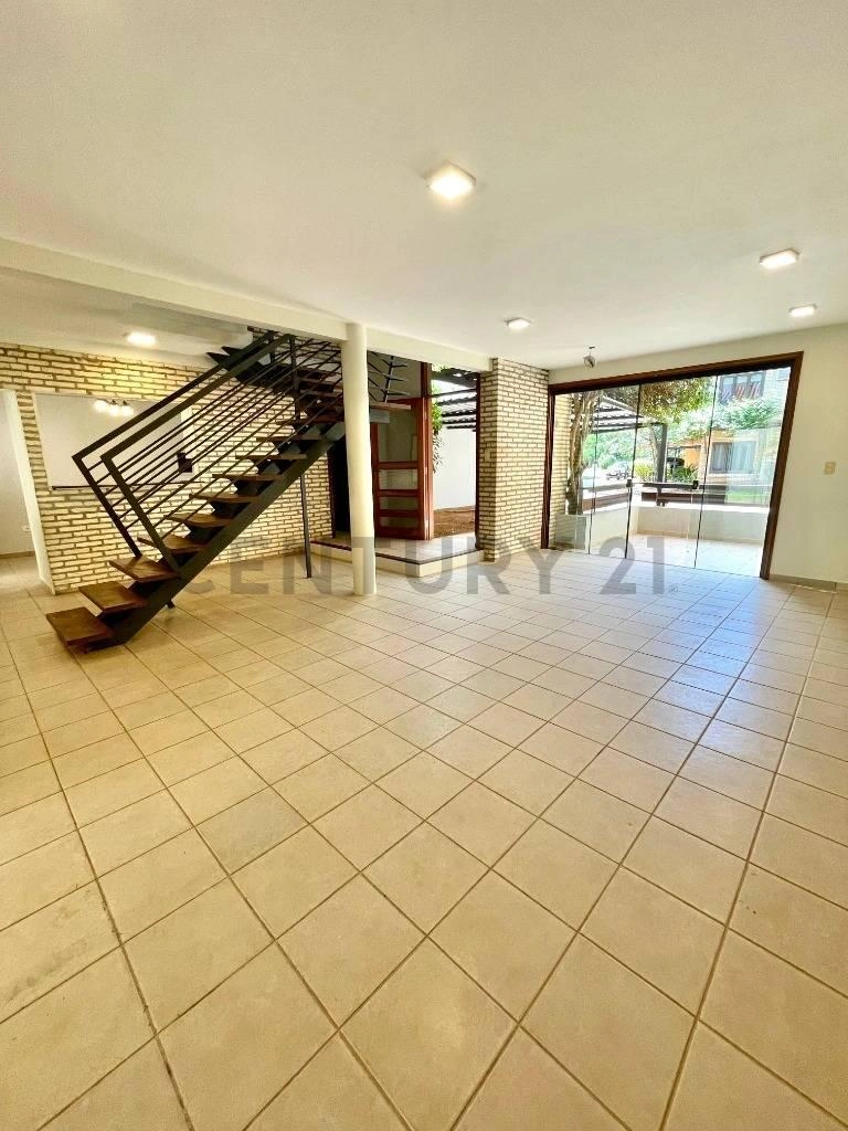 Квартира 210 м² с парковкой в Сан-Лоренсо, Парагвай