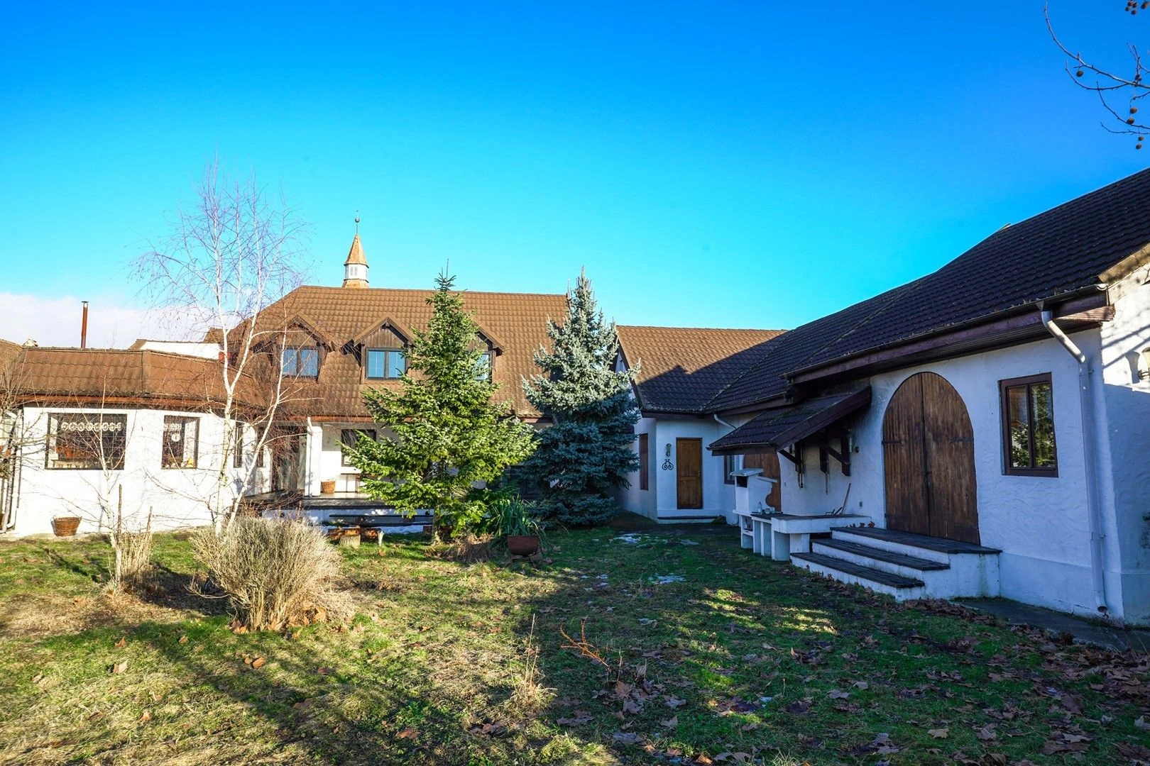 Комфортная вилла 700 м2 в предместьях Брашова