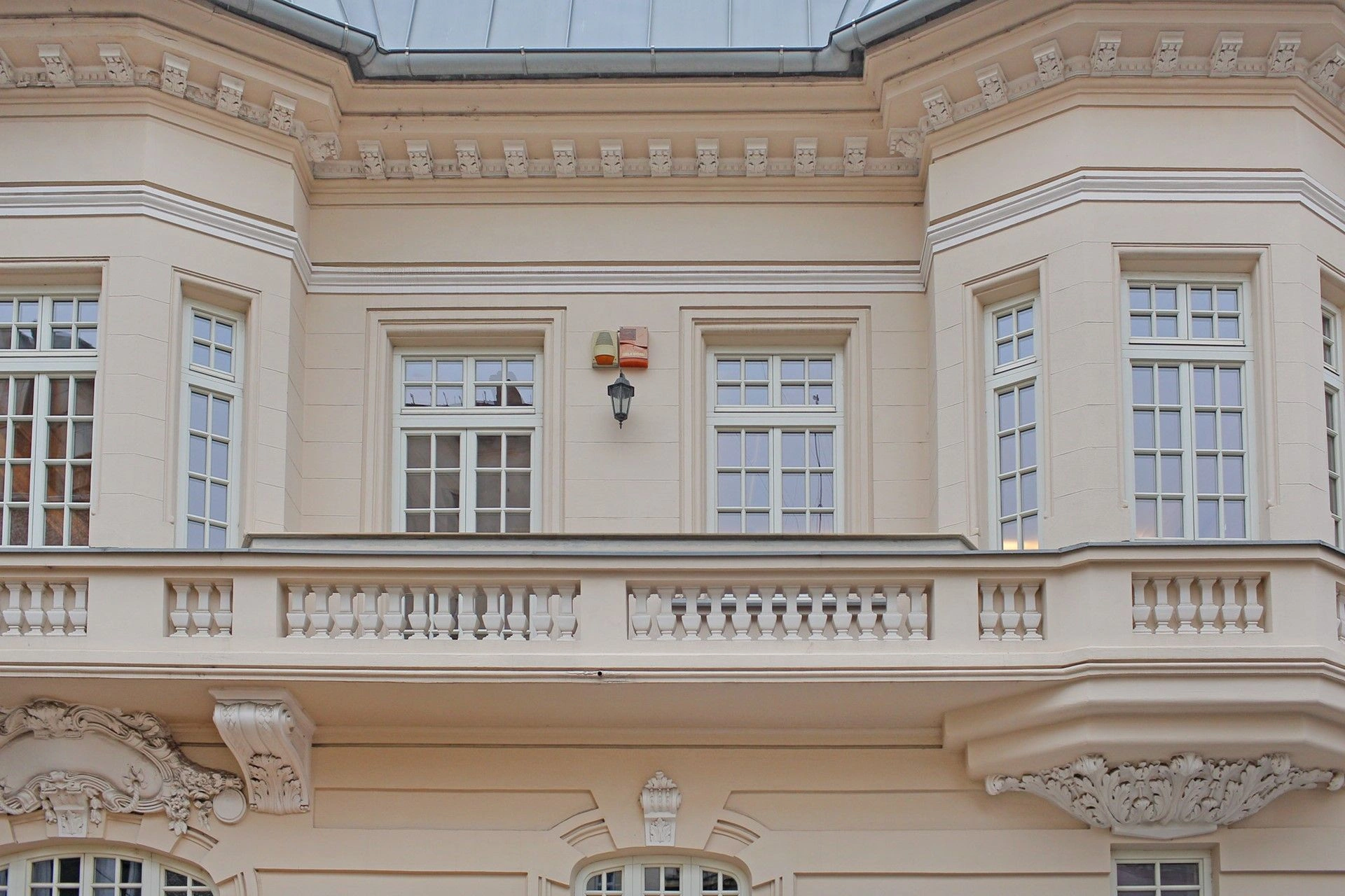 Архитектурный шедевр площадью 800 м² в Бухаресте