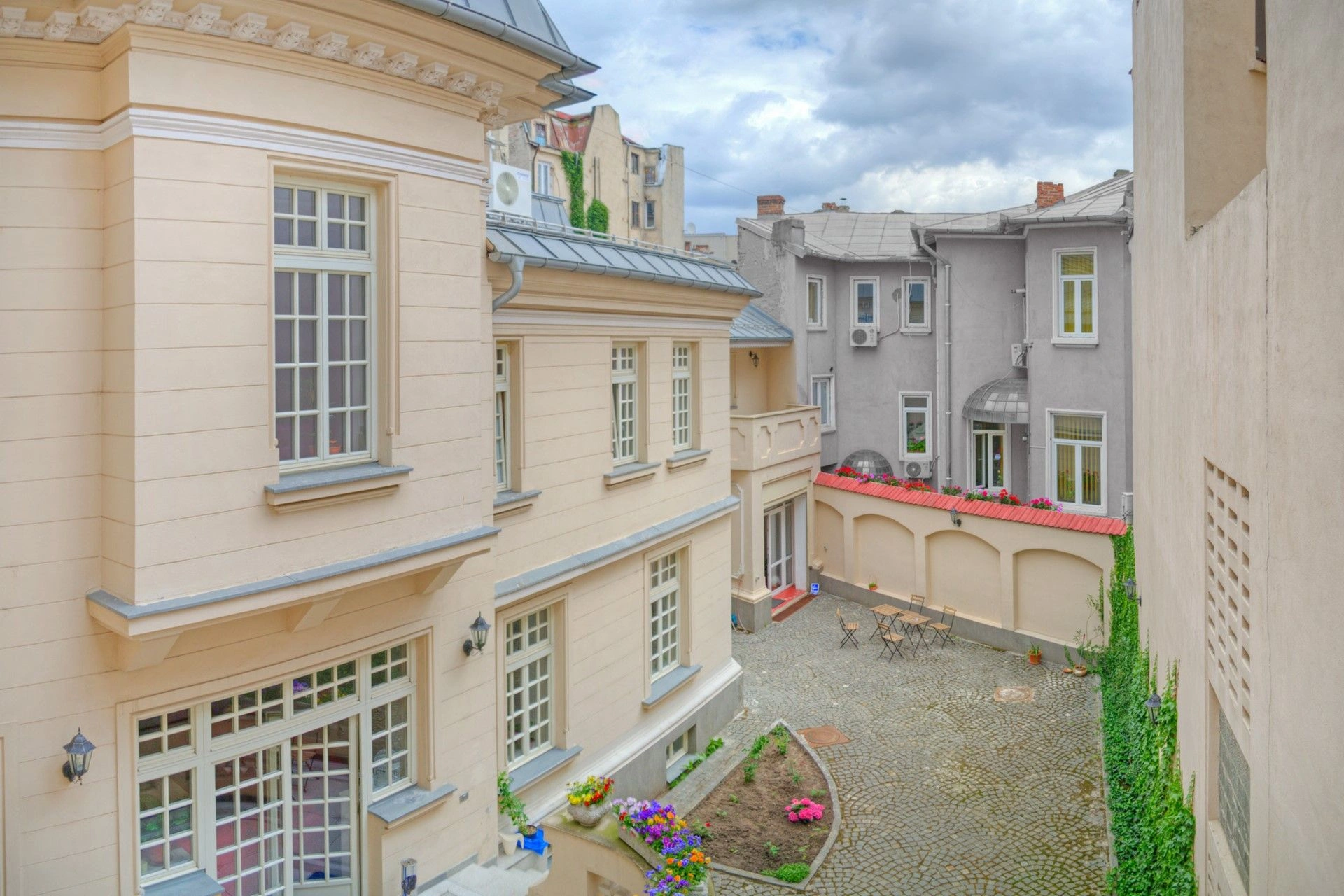 Архитектурный шедевр площадью 800 м² в Бухаресте