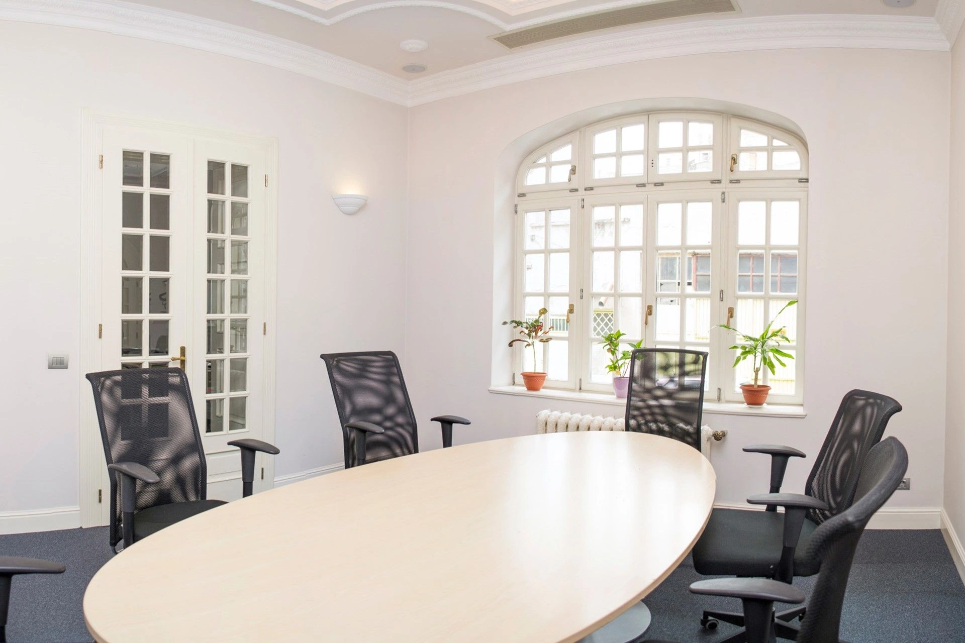 Архитектурный шедевр площадью 800 м² в Бухаресте