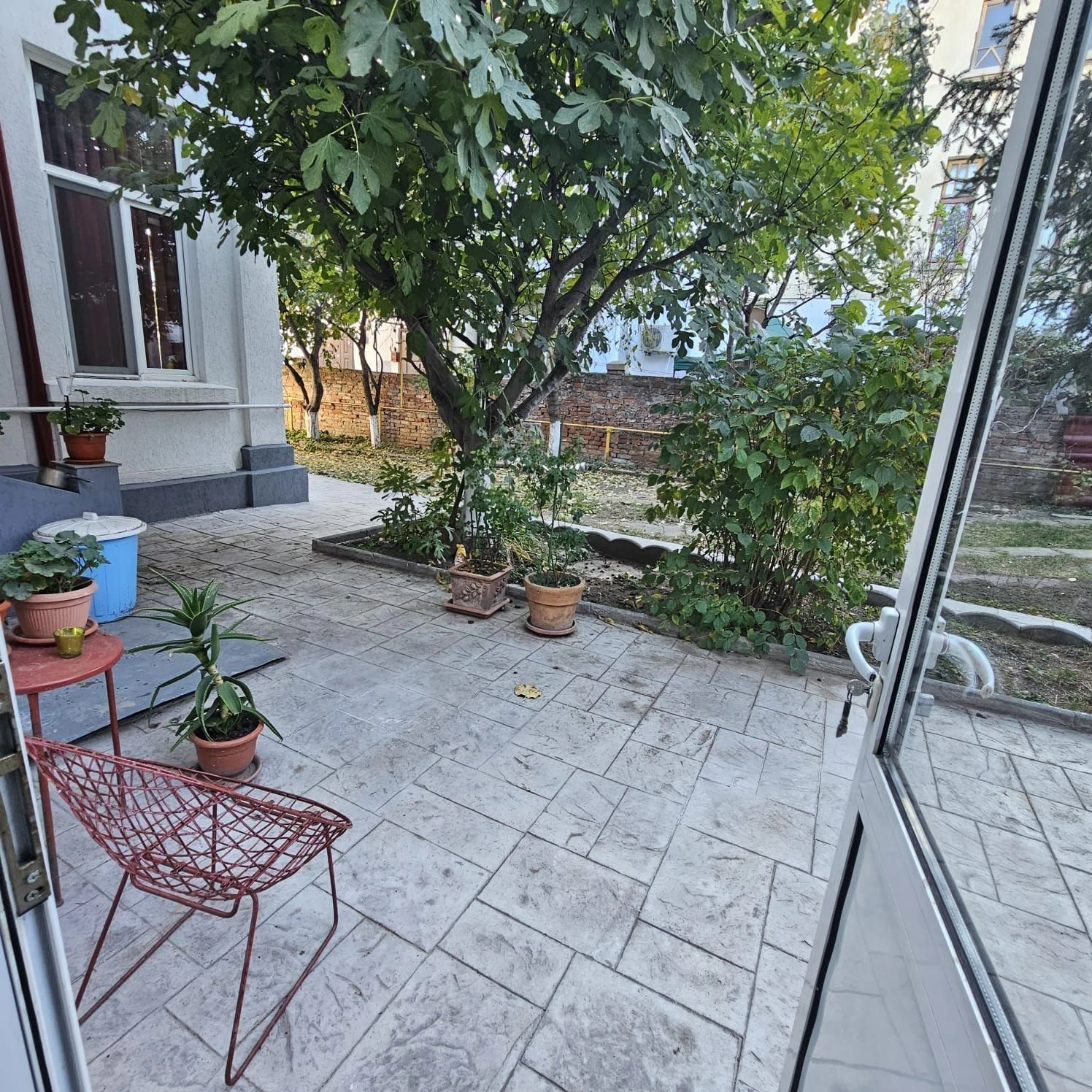 Magnificent 4+1 Mansion in Bucharest