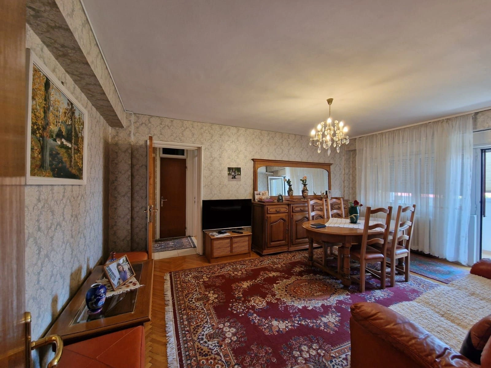 Элегантная квартира 3+1 в центре Бухареста