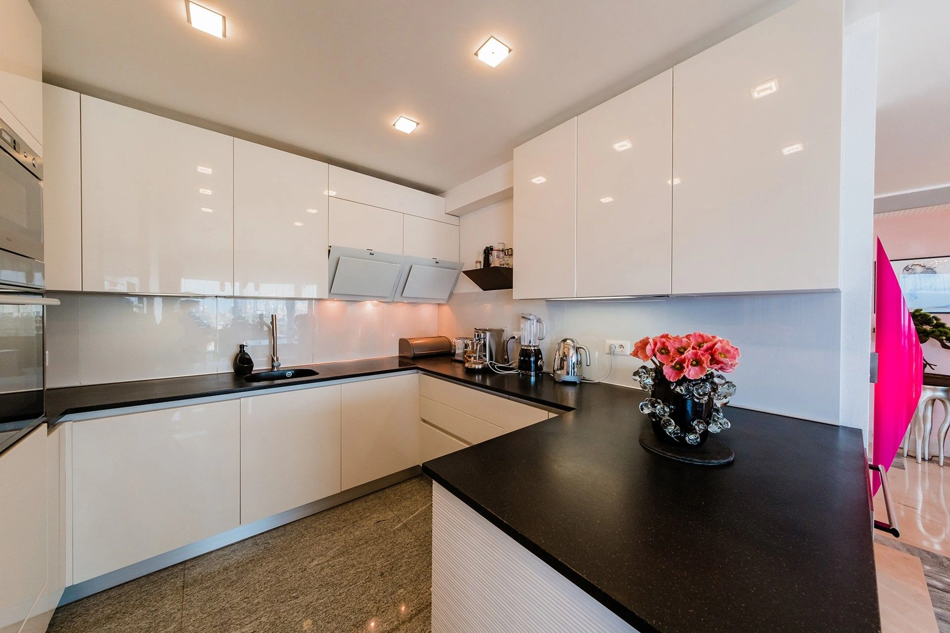 Просторный пентхаус 3+1 с видом на море в Констанце, Румыния